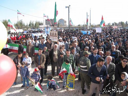 حضور مردم در راهپیمایی 22 بهمن ، نشان از وفاداری به نظام است