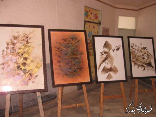 نمایشگاه خوشنویسی و نقاشی خط در بندرگز افتتاح شد