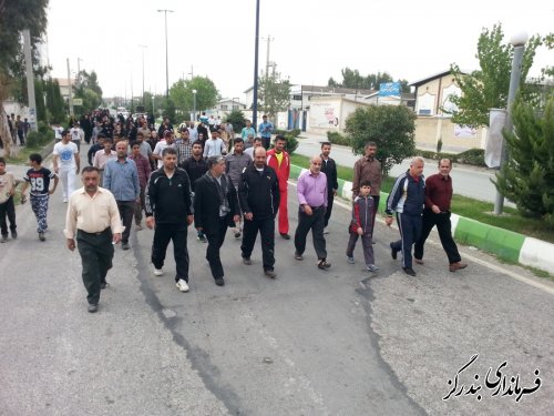 همایش پیاده روی خانوادگی هفته دفاع مقدس در بندرگز برگزار شد