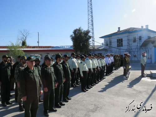 صبحگاه مشترک نیروهای نظامی و انتظامی به مناسبت هفته ناجا برگزار شد