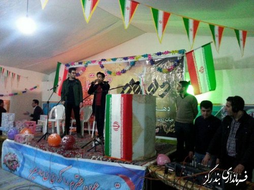 جشن پیروزی انقلاب در روستای گزشرقی برگزار شد