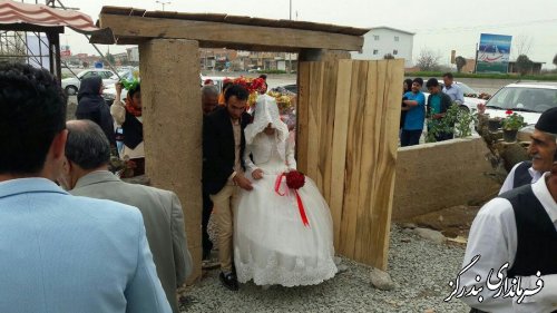 حضور عروس و داماد در دهکده گردشگری بندرگز