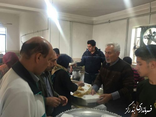فرماندار بندرگز از ارسال 9 هزار پرس غذای گرم از بندرگز برای مناطق سیل زده گلستان خبر داد