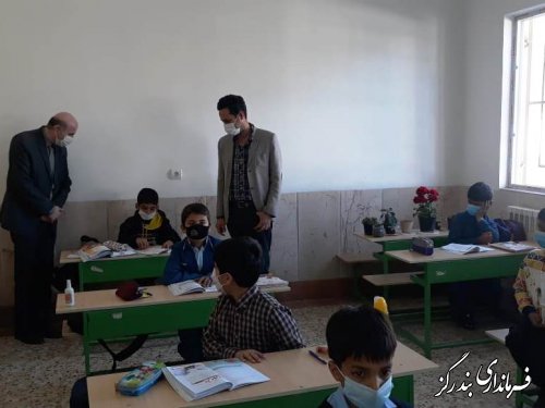 بخشدار بخش مرکزی بندرگز از مدرسه شهید درویشی گزشرقی بازدید کرد
