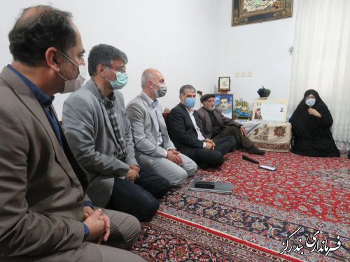 دیدار نماینده ویژه رئیس جمهور با خانواده شهید امنیت تقی ملکی
