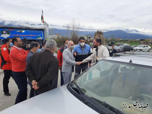 مسافران نوروزی در پلیس راه نوکنده مورد استقبال قرار گرفتند