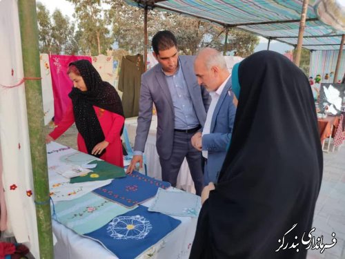 نمایشگاه صنایع دستی در ساحل بندرگز برپا شد