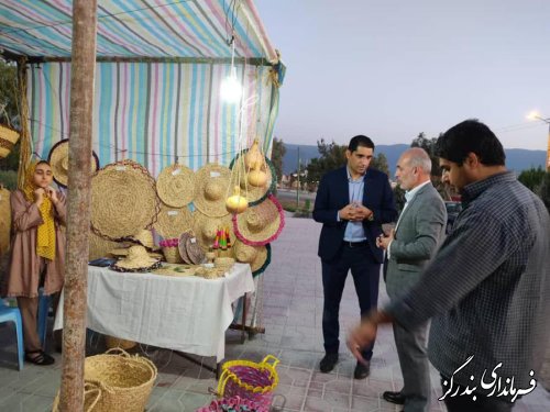 نمایشگاه صنایع دستی به مناسبت هفته دولت در ساحل بندرگز برپا شد