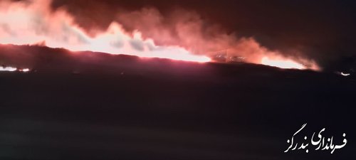آتش سوزی به دلیل گرمای هوا و وزش بادهای گرم در مزارع گندم شهرستان بندرگز